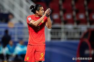 中国女足1-0领先美国女足！沈梦雨门前抢点破门